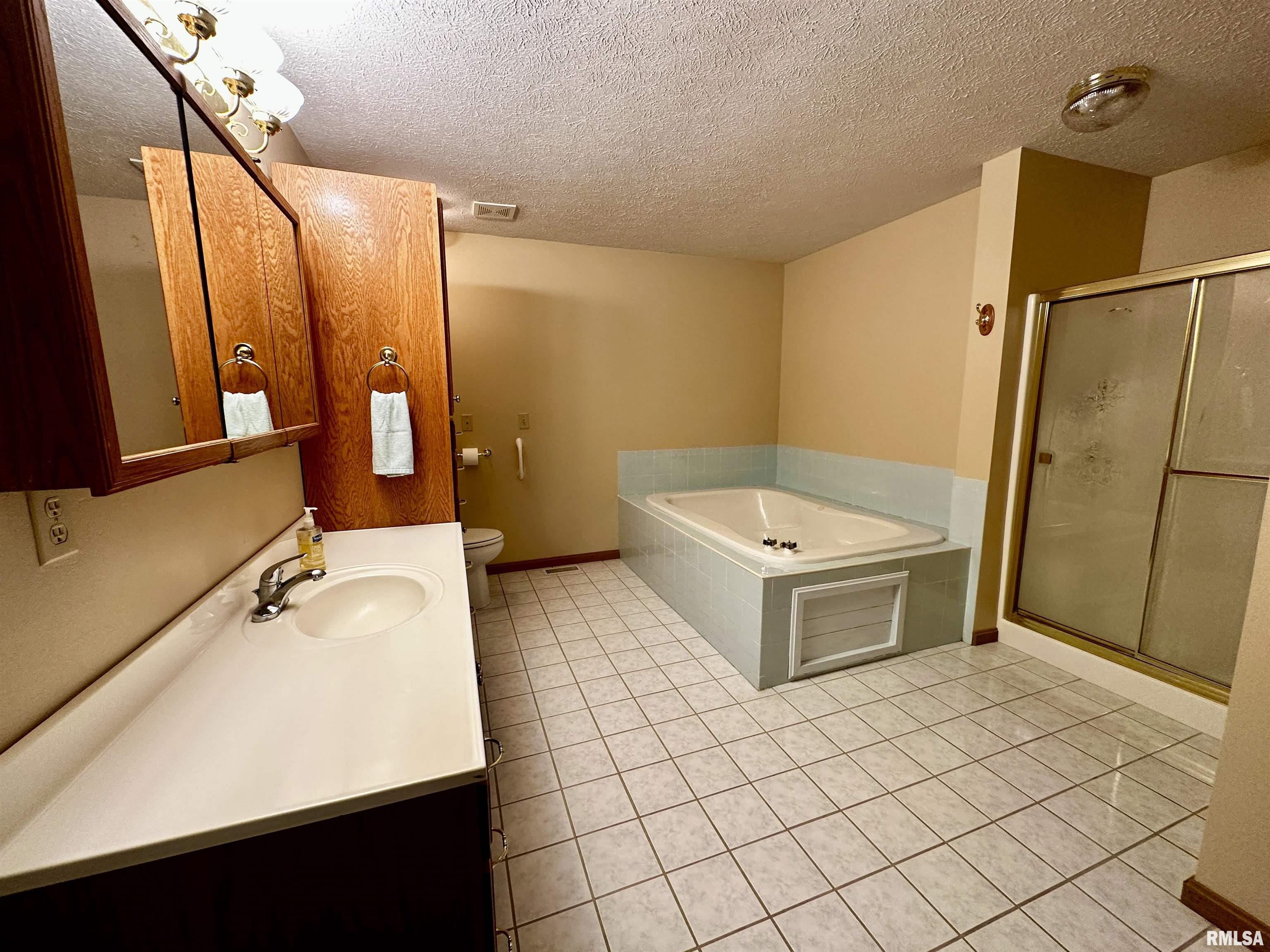 1131 North Nofsinger Road Metamora, IL 61548 - Photo 12 of 29 Gallery Image 12