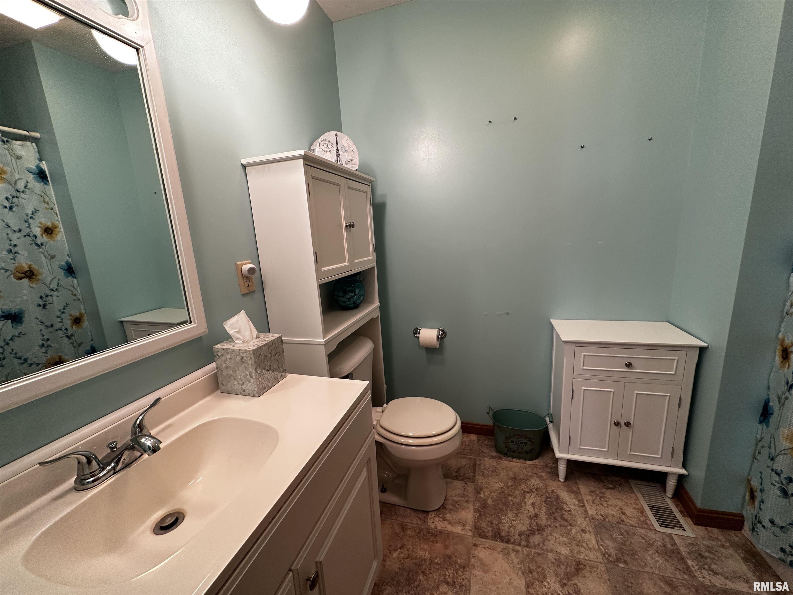 1131 North Nofsinger Road Metamora, IL 61548 - Photo 14 of 29 Gallery Image 14