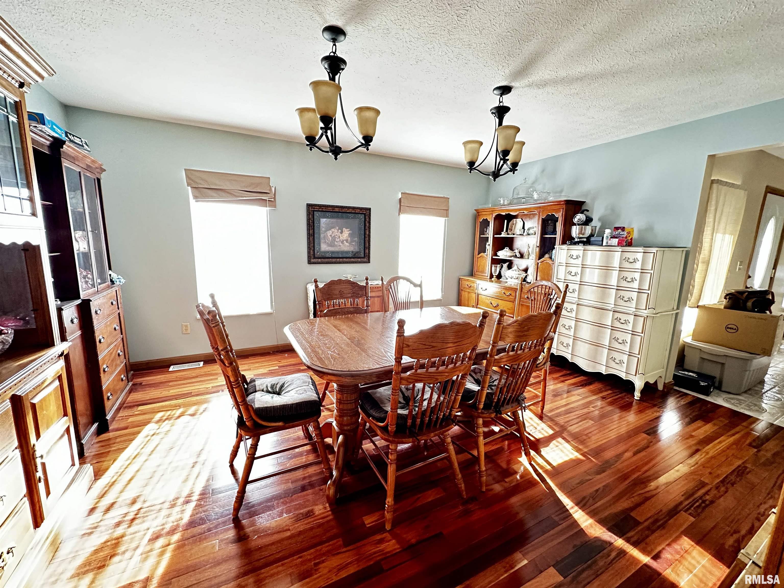 1131 North Nofsinger Road Metamora, IL 61548 - Photo 4 of 29 Gallery Image 4