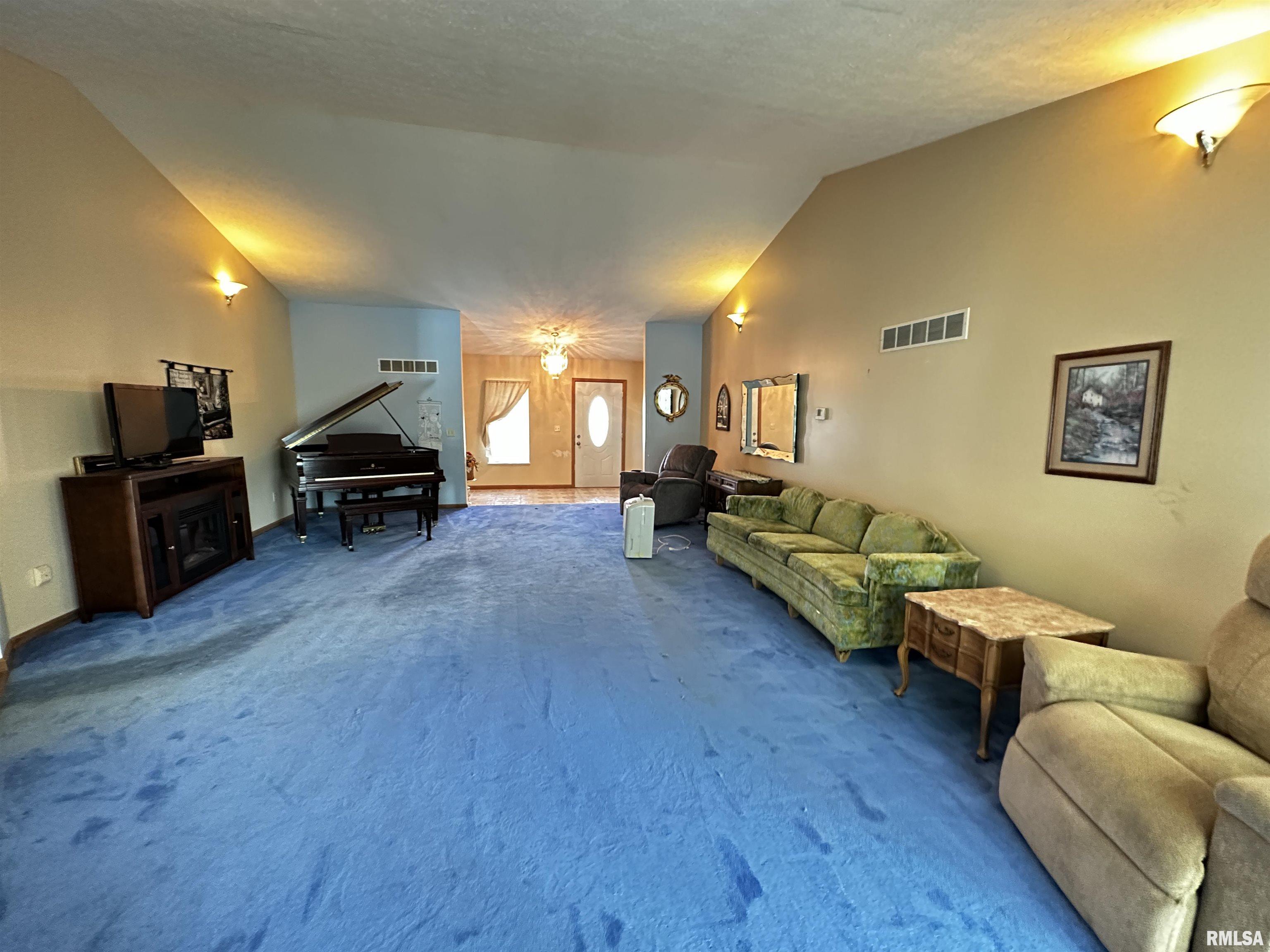 1131 North Nofsinger Road Metamora, IL 61548 - Photo 8 of 29 Gallery Image 8