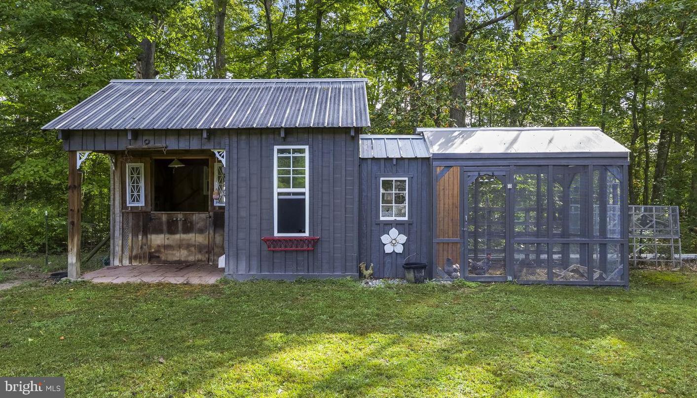 8150 Fairground Road La Plata, MD 20646 - Photo 16 of 100 barn and chicken soop