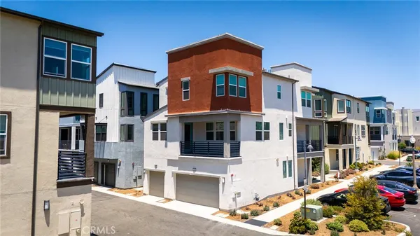 $1,175,000 | 107 Allusion, Irvine, CA 92618