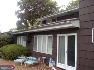 78 Red Ridge Road Levittown, PA 19056 - Photo 2 of 3