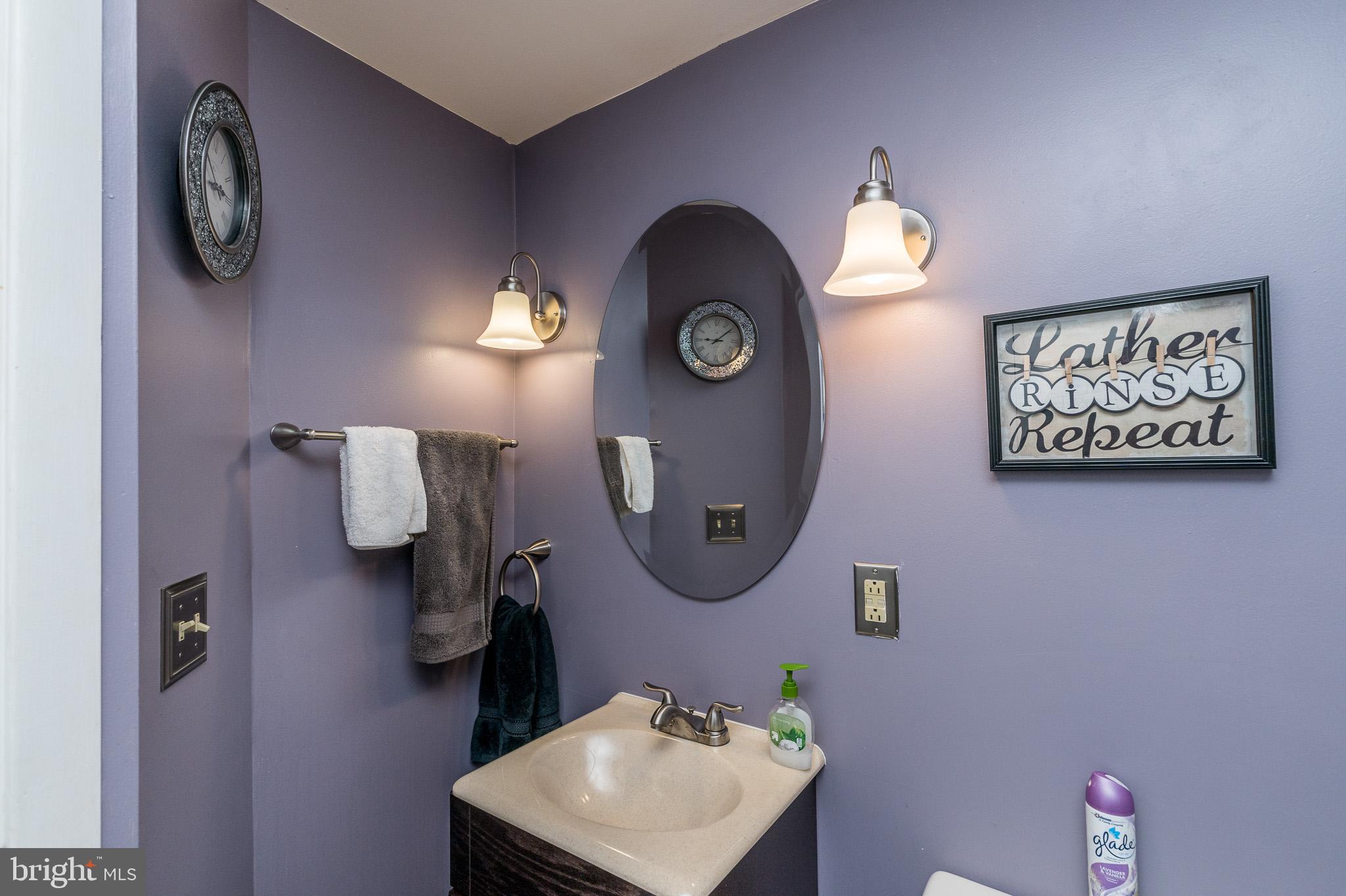 5200 Larlin Road Baltimore, MD 21227 - Photo 15 of 24 Bathroom 1 Vanity