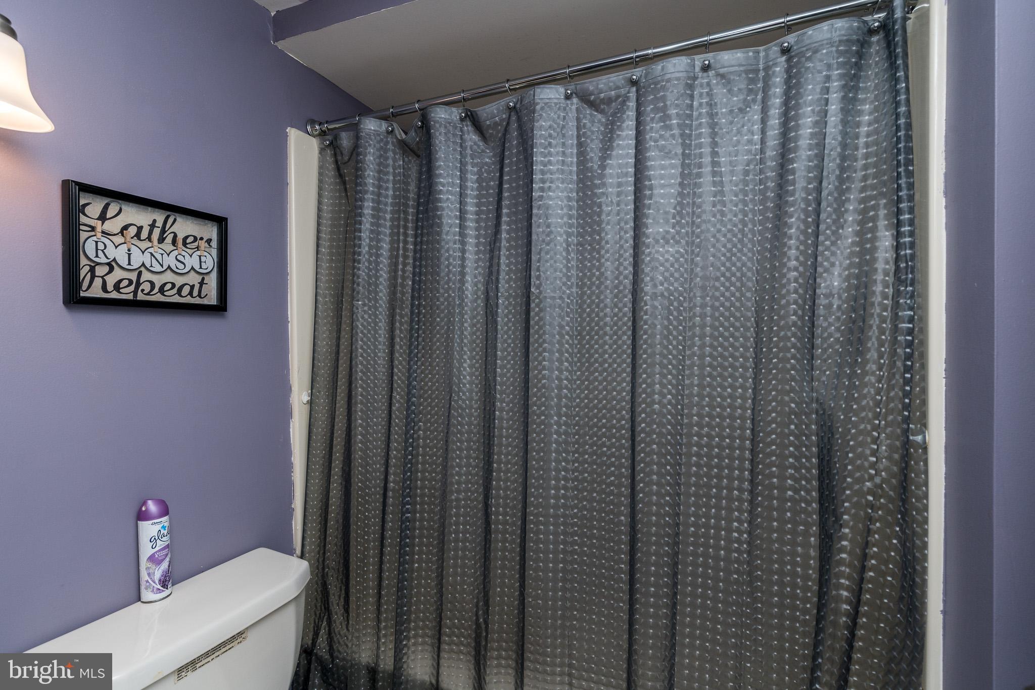 5200 Larlin Road Baltimore, MD 21227 - Photo 16 of 24 Bathroom 1 Tub