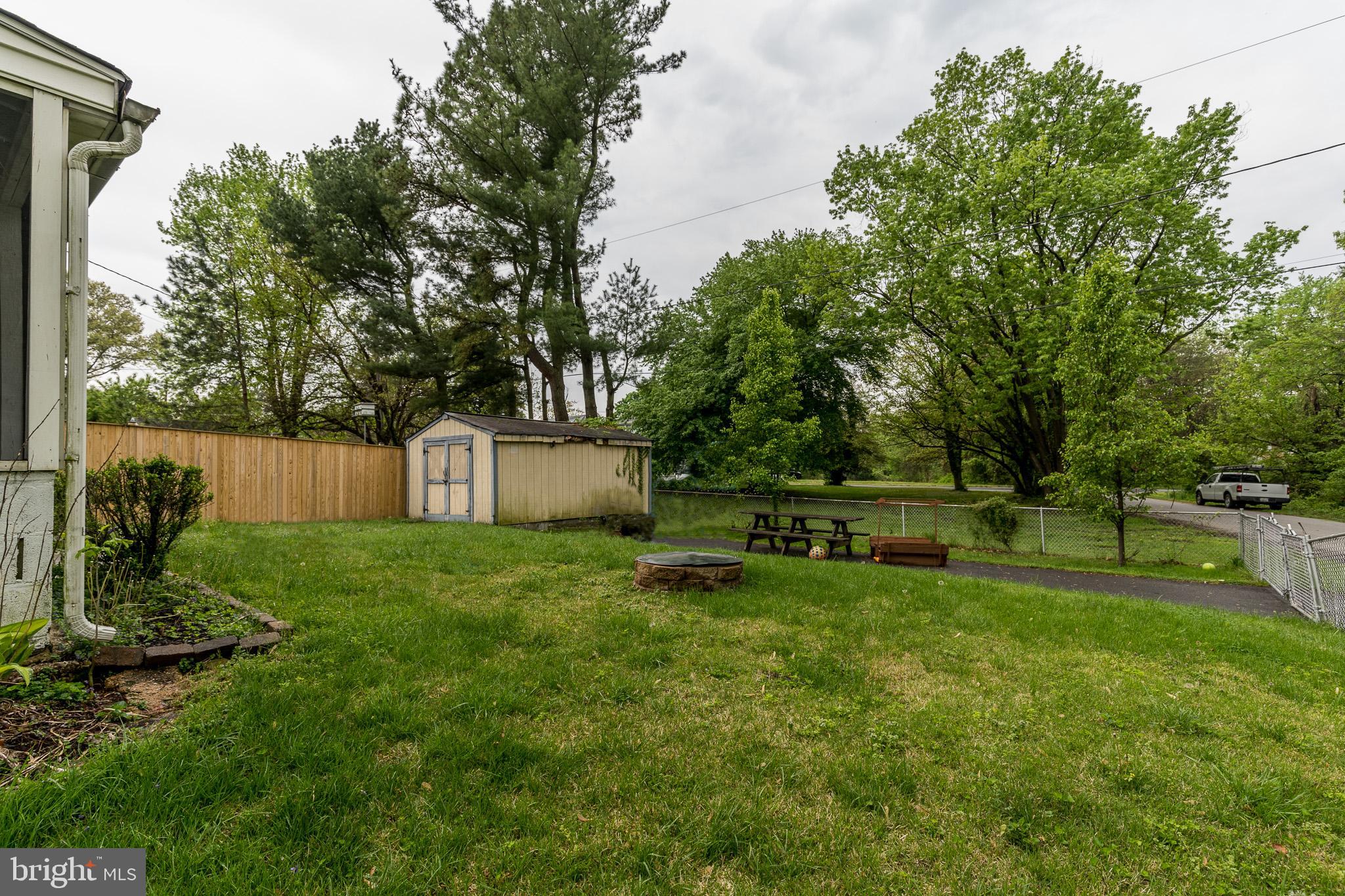5200 Larlin Road Baltimore, MD 21227 - Photo 22 of 24 Back Yard