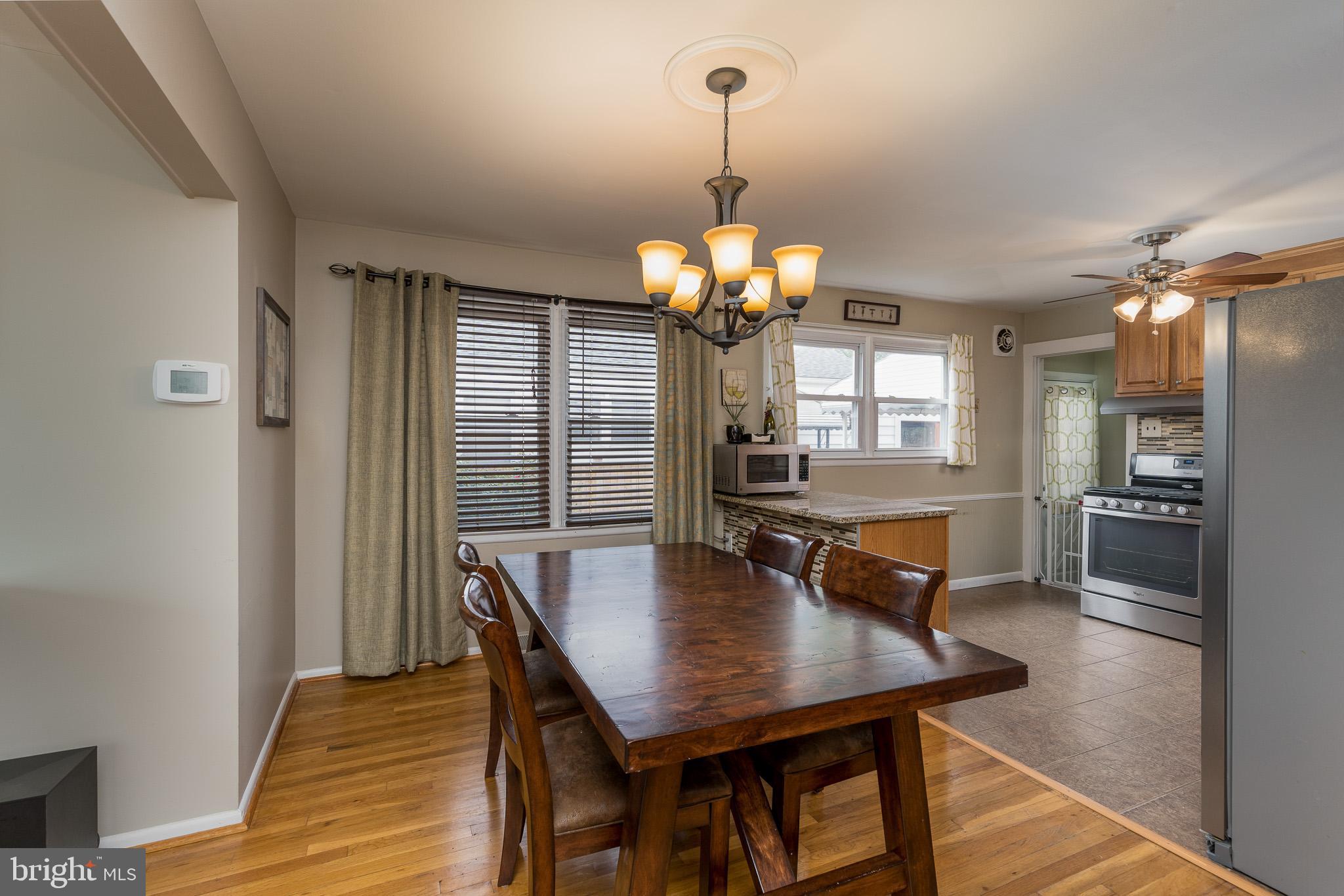 5200 Larlin Road Baltimore, MD 21227 - Photo 5 of 24 Dining Area