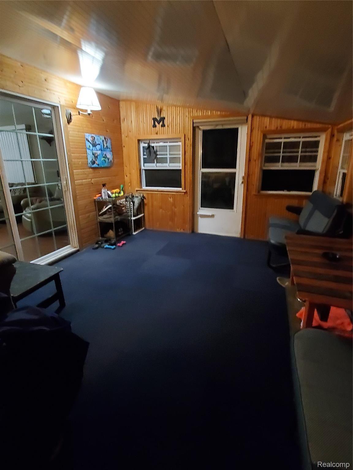 5362 North Vassar Road Flint, MI 48506 - Photo 19 of 34 20190916_211137.jpg