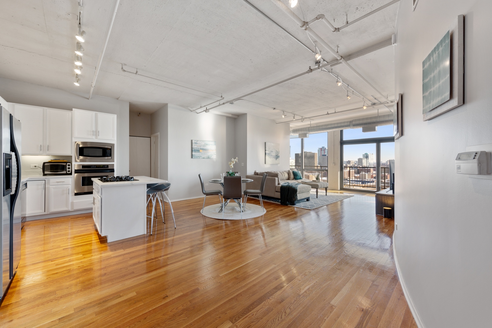 1530 South State Street, Unit 14L Chicago, IL 60605 - Photo 3 of 23