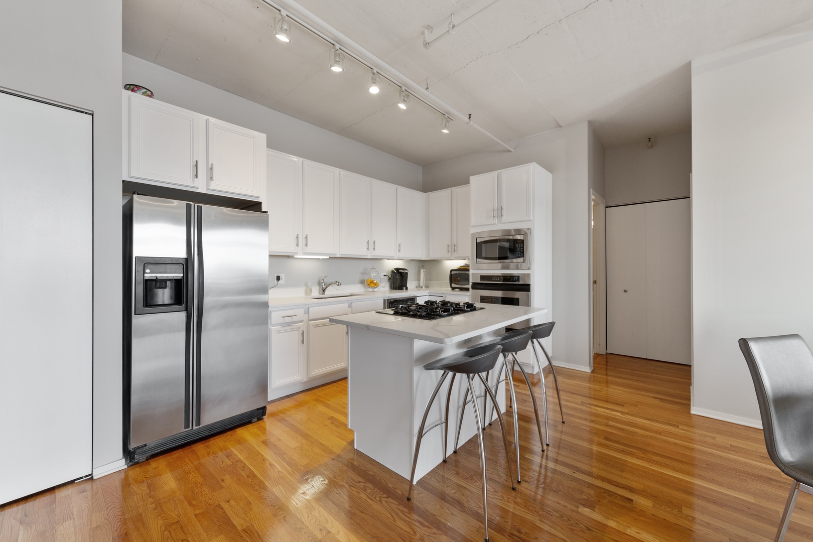 1530 South State Street, Unit 14L Chicago, IL 60605 - Photo 4 of 23
