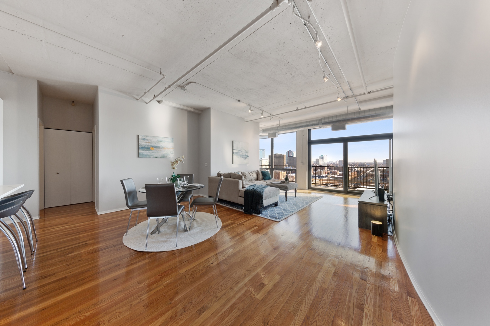 1530 South State Street, Unit 14L Chicago, IL 60605 - Photo 7 of 23