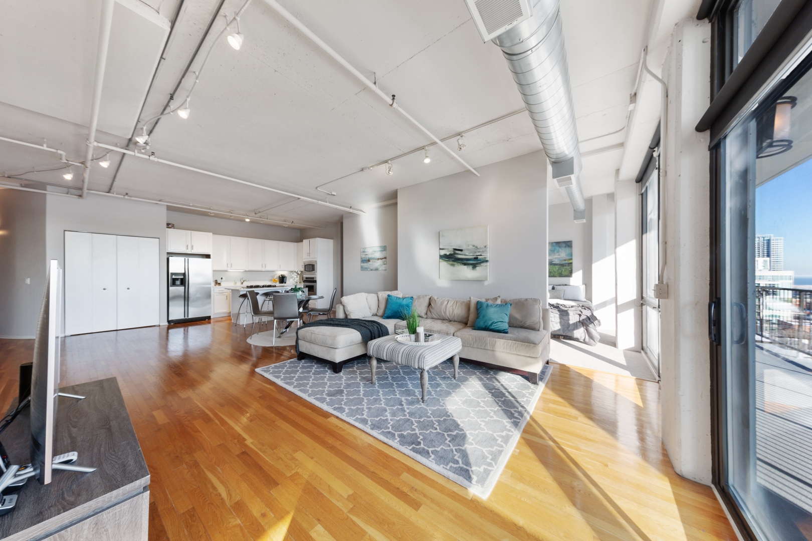 1530 South State Street, Unit 14L Chicago, IL 60605 - Photo 10 of 23