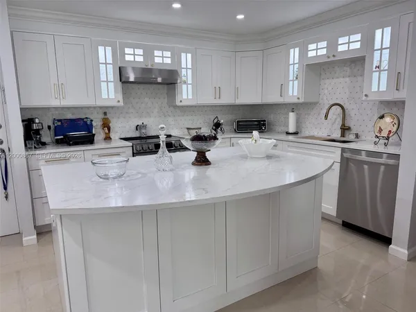 $335,000 | 10850 North Kendall Drive, Unit 414, Miami, FL 33176