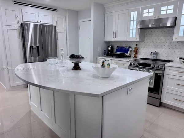 $335,000 | 10850 North Kendall Drive, Unit 414, Miami, FL 33176