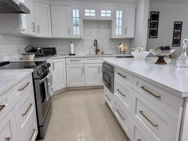 $335,000 | 10850 North Kendall Drive, Unit 414, Miami, FL 33176