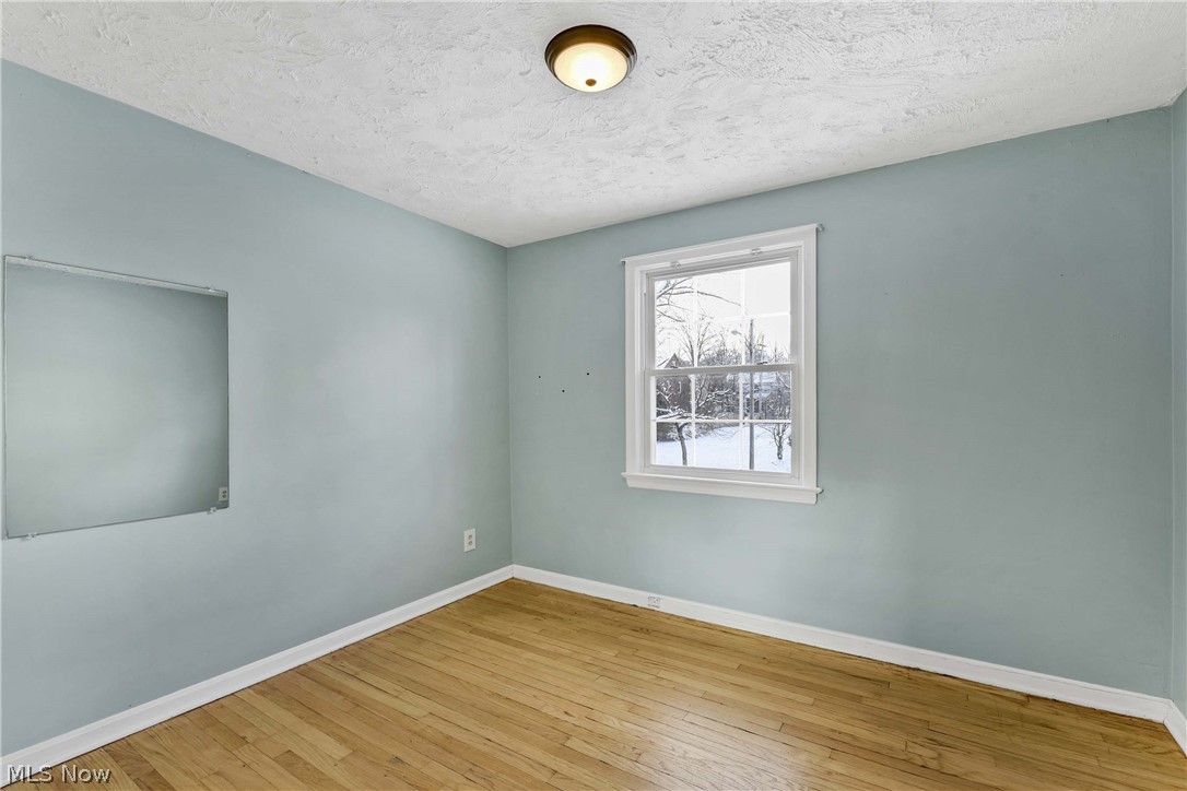 3537 Radcliffe Road Cleveland, OH 44121 - Photo 21 of 27