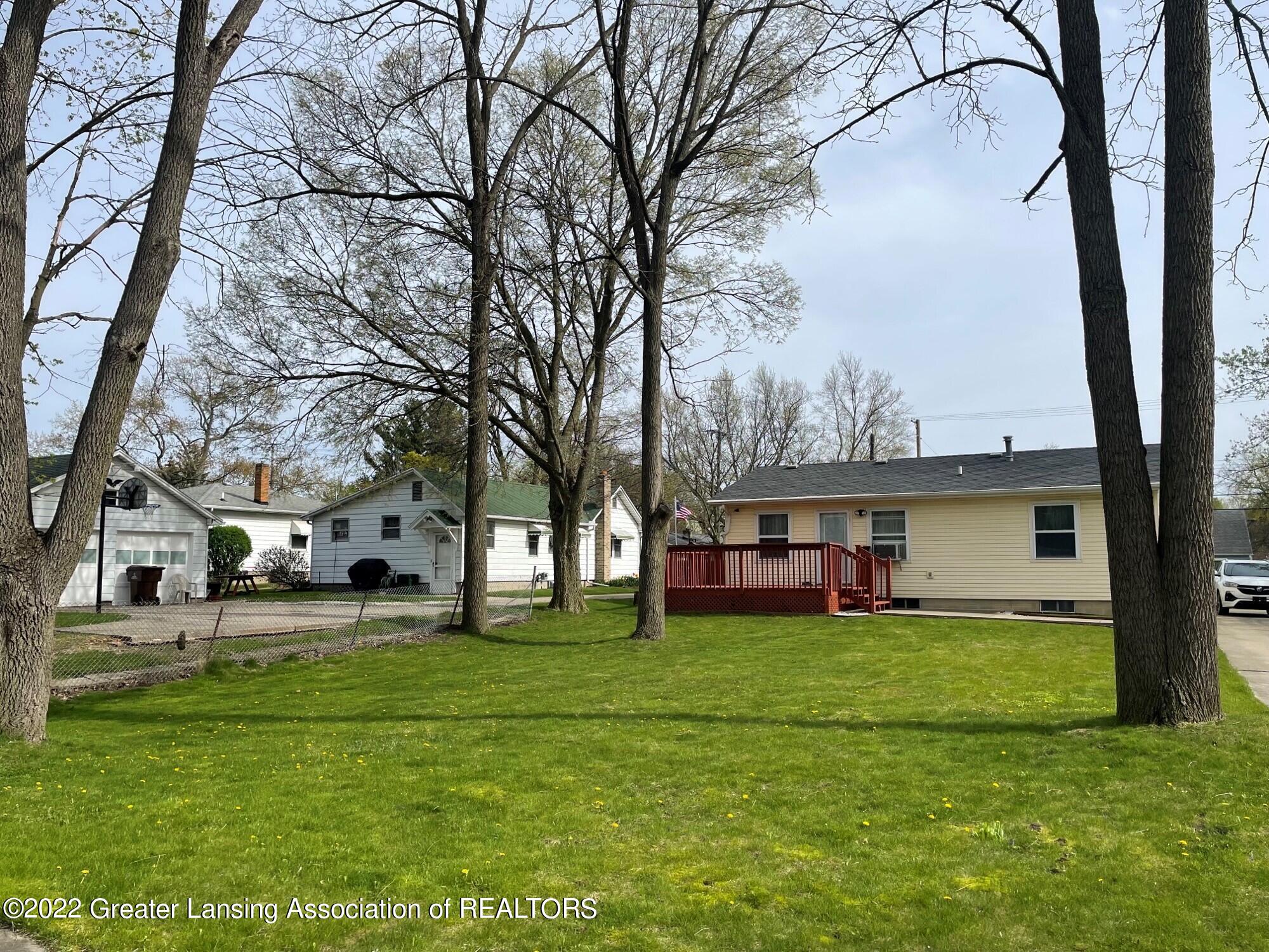 614 West Holmes Road Lansing, MI 48910 - Photo 3 of 42 2