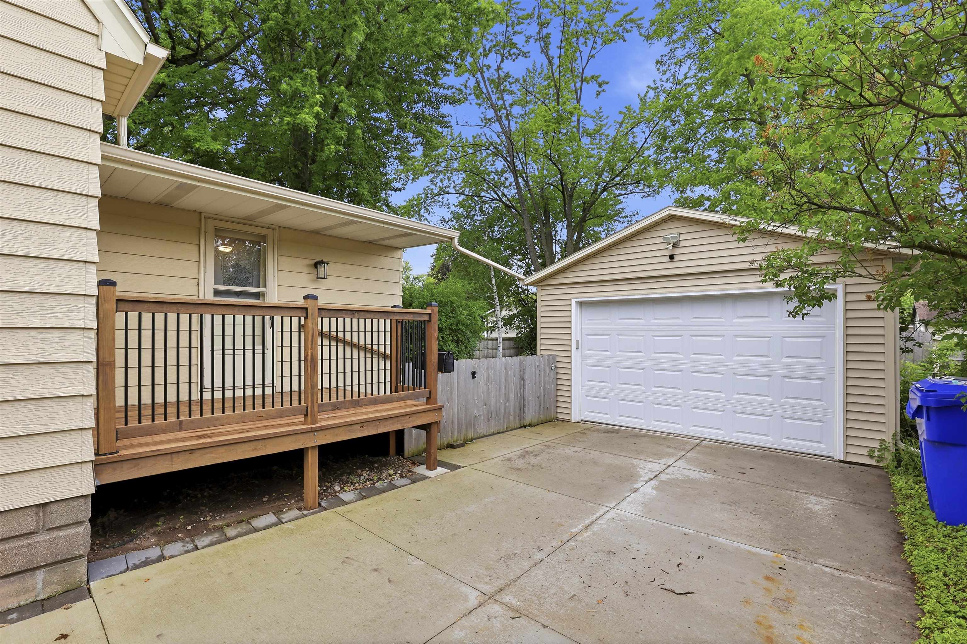 821 South Weimar Street Appleton, WI 54915 - Photo 32 of 37