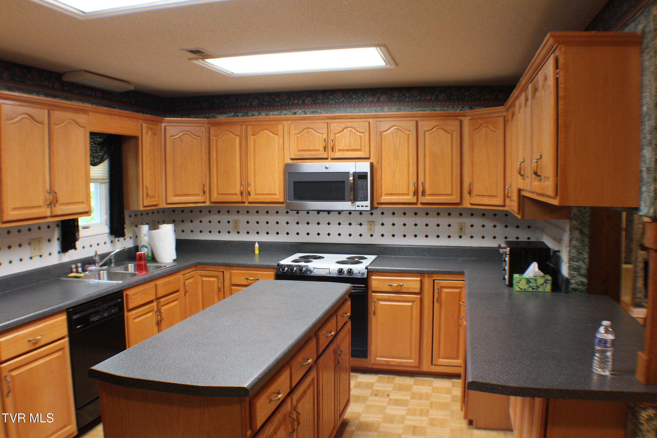 805 New Beason Well Road Kingsport, TN 37660 - Photo 12 of 48 IMG_0092
