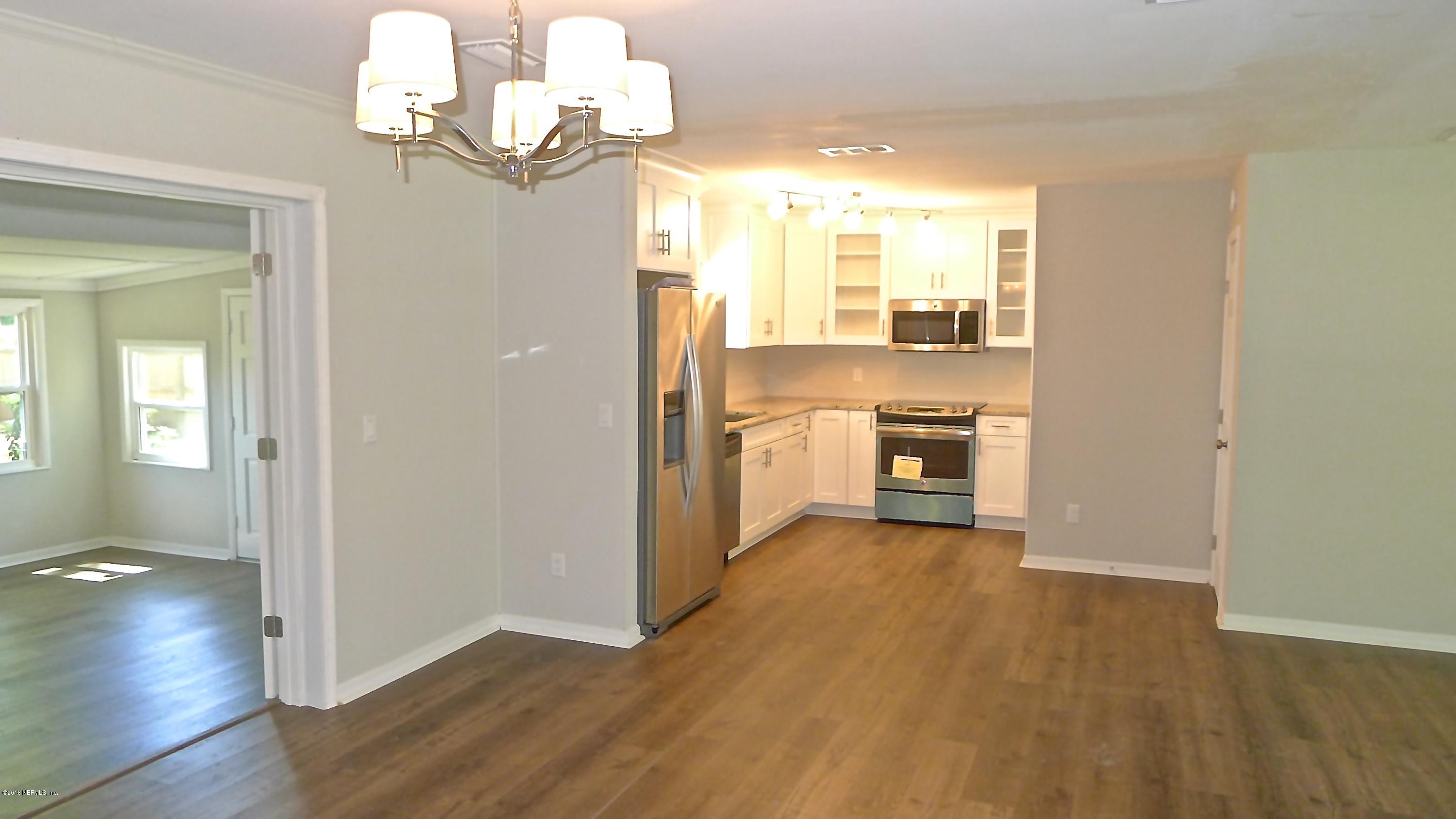 11743 St Josephs Road Jacksonville, FL 32223 - Photo 3 of 23 light and bright living areas