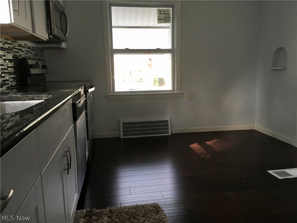 12821 North Road Cleveland, OH 44111 - Photo 17 of 30 Gallery Image 17