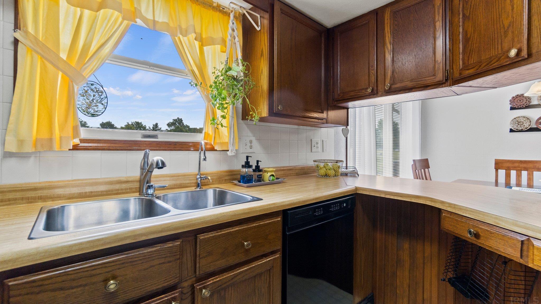 1255 South Zimmer Road Warsaw, IN 46580 - Photo 10 of 32 Gallery Image 10