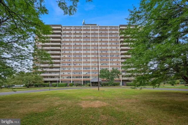 $1,550 | 1204 Barclay Towers Cherry Hill, Cherry Hill, NJ 08034