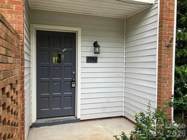 $1,895 | 7942 Westcape Drive, Denver, NC 28037