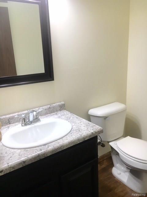 39513 Village Wood Road Novi, MI 48375 - Photo 13 of 23 FullSizeRender (30).jpg