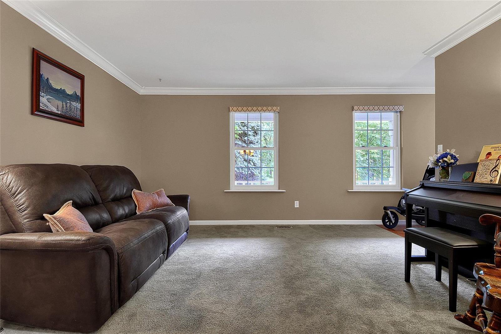 527 East Jackson Road St. Louis, MO 63119 - Photo 5 of 40 Gallery Image 5