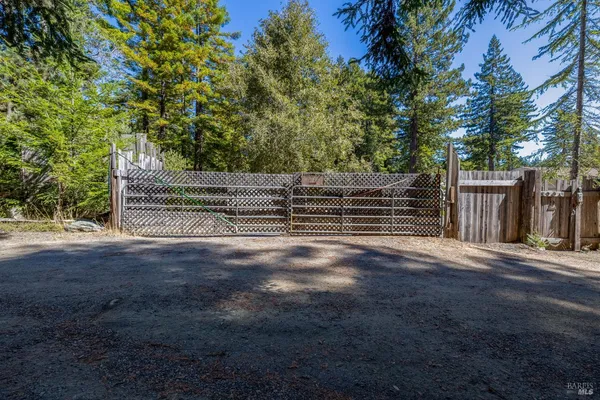 $1,125,000 | 31026 Albion Ridge L Road, Albion, CA 95410