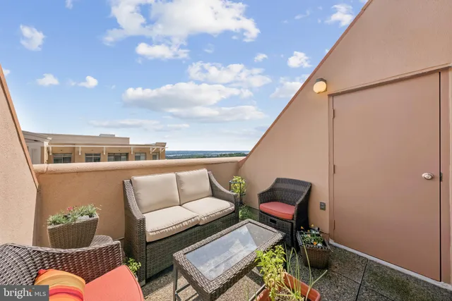 $599,900 | 1301 North Courthouse Road, Unit 1810, Arlington, VA 22201