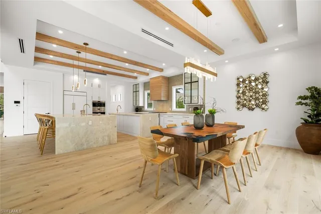 $5,900,000 | 565 Whispering Pine Lane, Naples, FL 34103