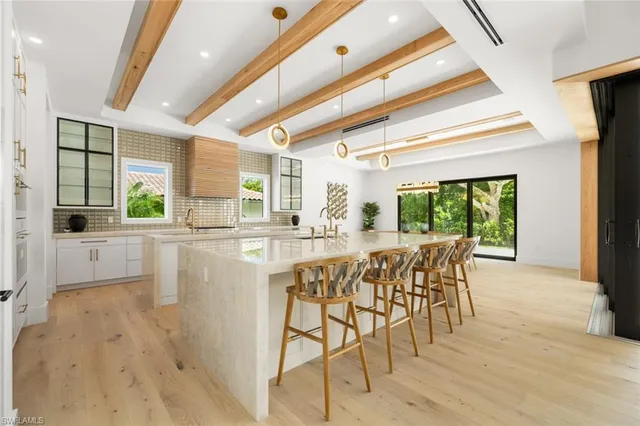 $5,900,000 | 565 Whispering Pine Lane, Naples, FL 34103