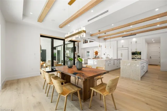 $5,900,000 | 565 Whispering Pine Lane, Naples, FL 34103