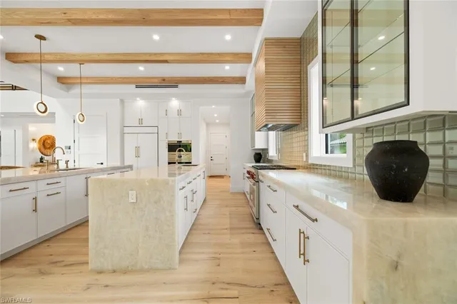 $5,900,000 | 565 Whispering Pine Lane, Naples, FL 34103