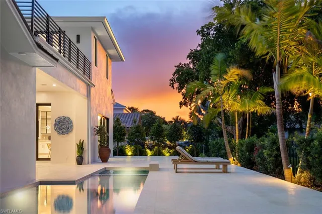 $5,900,000 | 565 Whispering Pine Lane, Naples, FL 34103