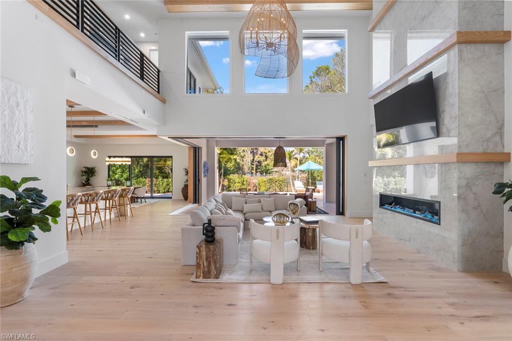 565 Whispering Pine Lane Naples, FL 34103 - Photo 3 of 43