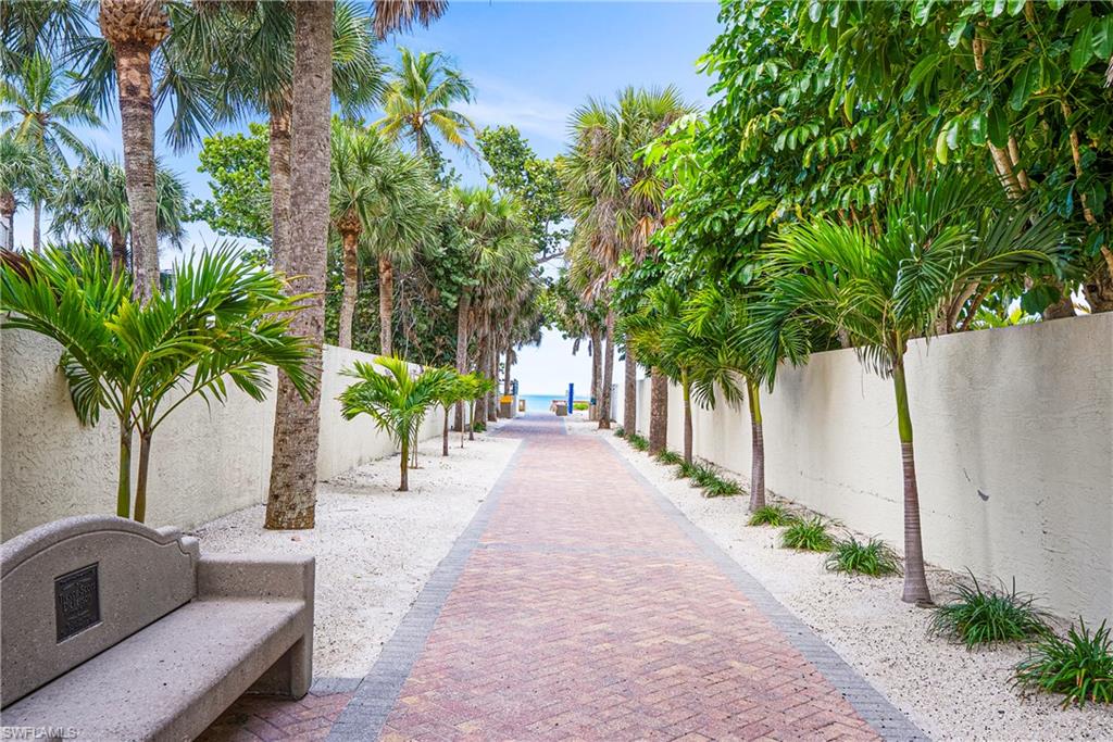 565 Whispering Pine Lane Naples, FL 34103 - Photo 38 of 43