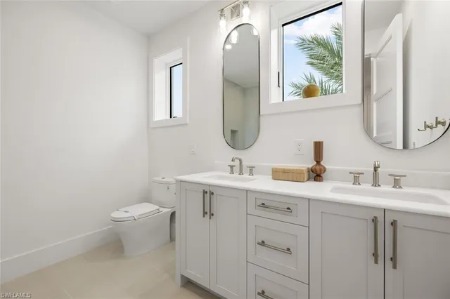 $5,900,000 | 565 Whispering Pine Lane, Naples, FL 34103