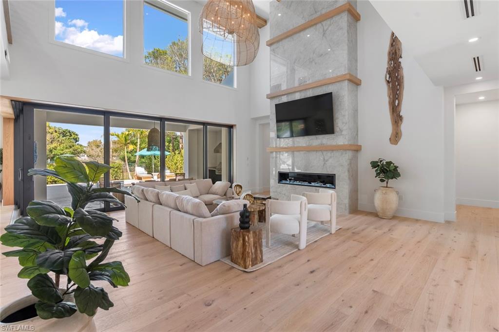 565 Whispering Pine Lane Naples, FL 34103 - Photo 5 of 43