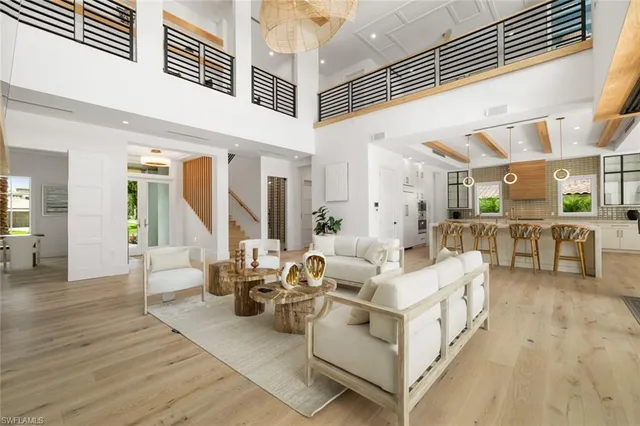 $5,900,000 | 565 Whispering Pine Lane, Naples, FL 34103