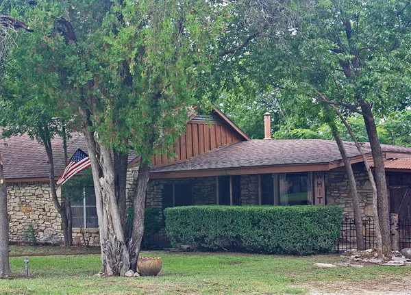 $279,000 | 305 Bryan Street, Glen Rose, TX 76043
