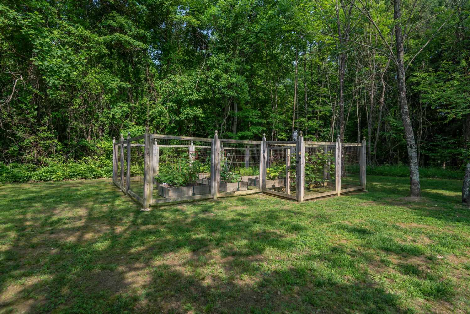 3737 North Russell Road Bloomington, IN 47408 - Photo 29 of 36 Gallery Image 29