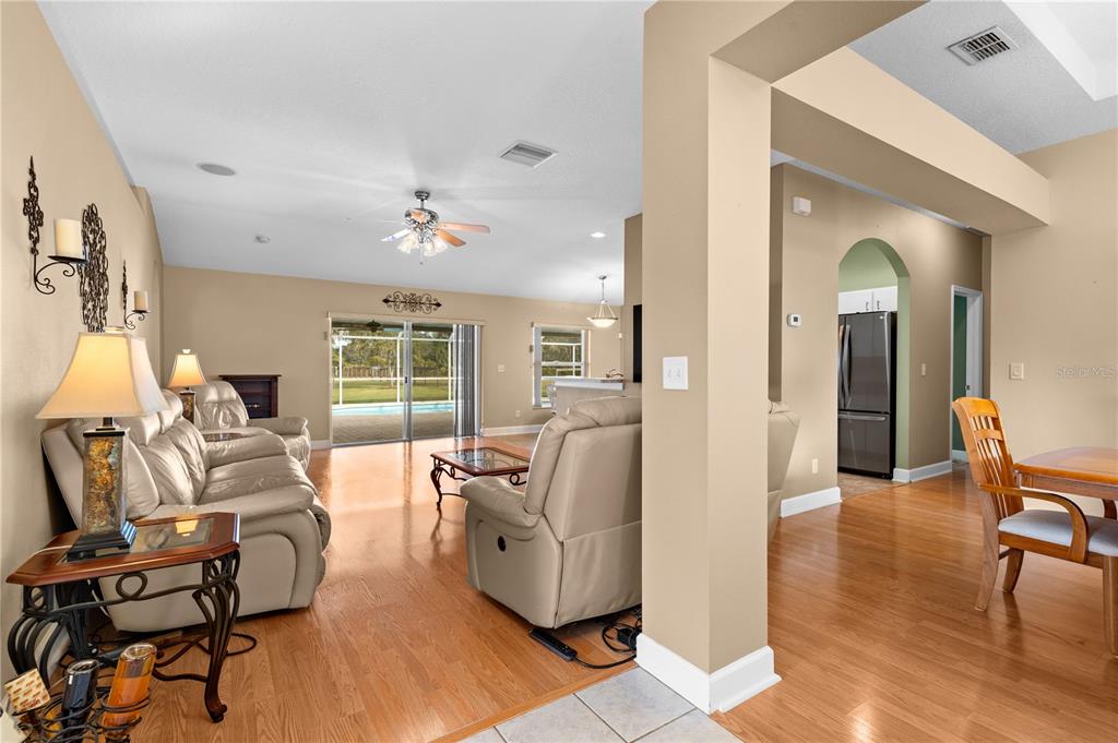 11114 Holstein Road Lithia, FL 33547 - Photo 17 of 67 Gallery Image 17