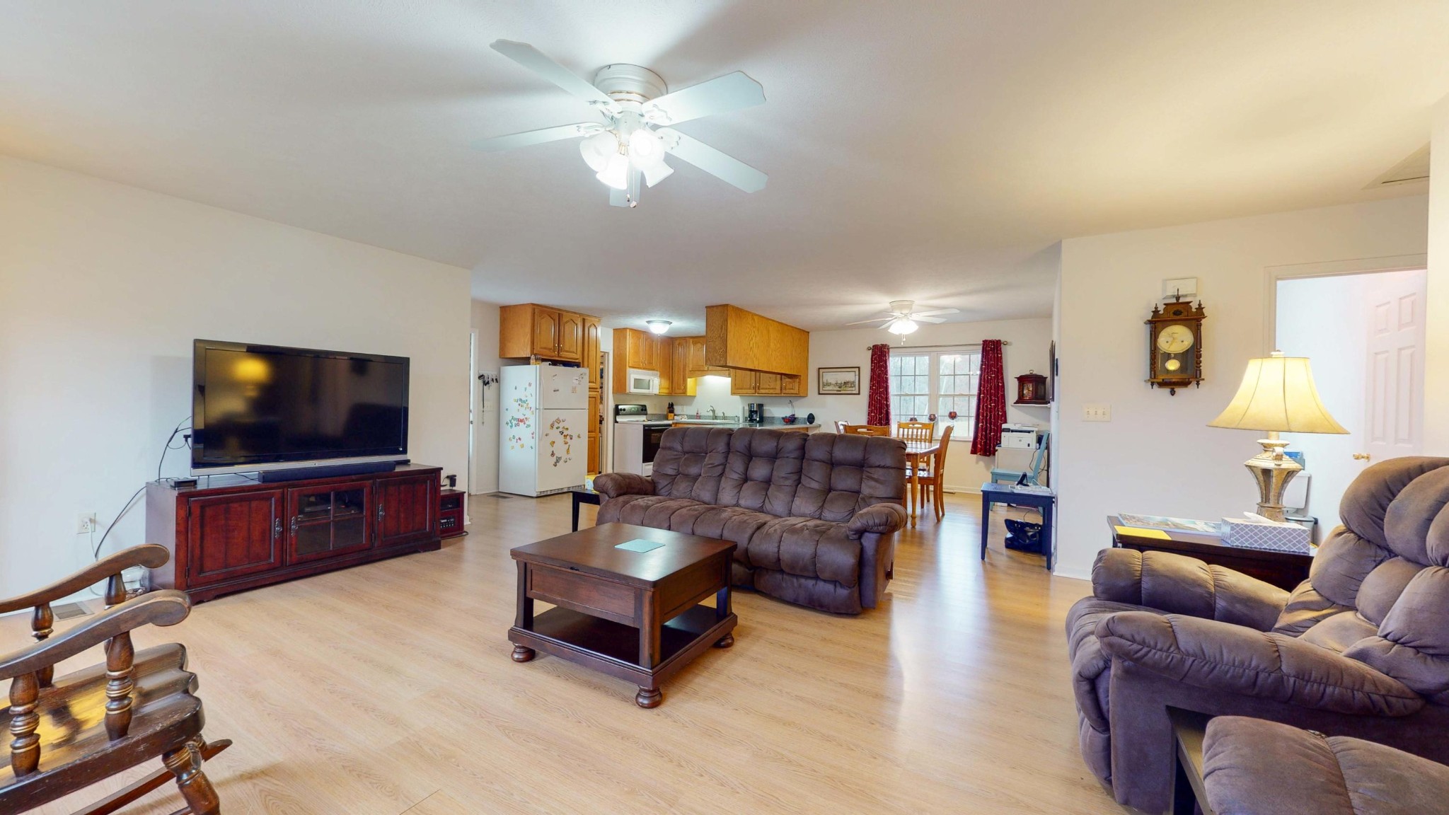175 Accommodation Road Blaine, TN 37709 - Photo 4 of 30 a living room with furniture and a flat screen tv