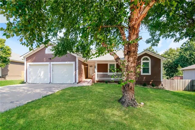 $2,400 | 15100 East 49th Street, Kansas City, MO 64136