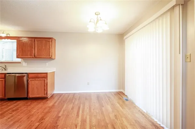 $2,400 | 15100 East 49th Street, Kansas City, MO 64136