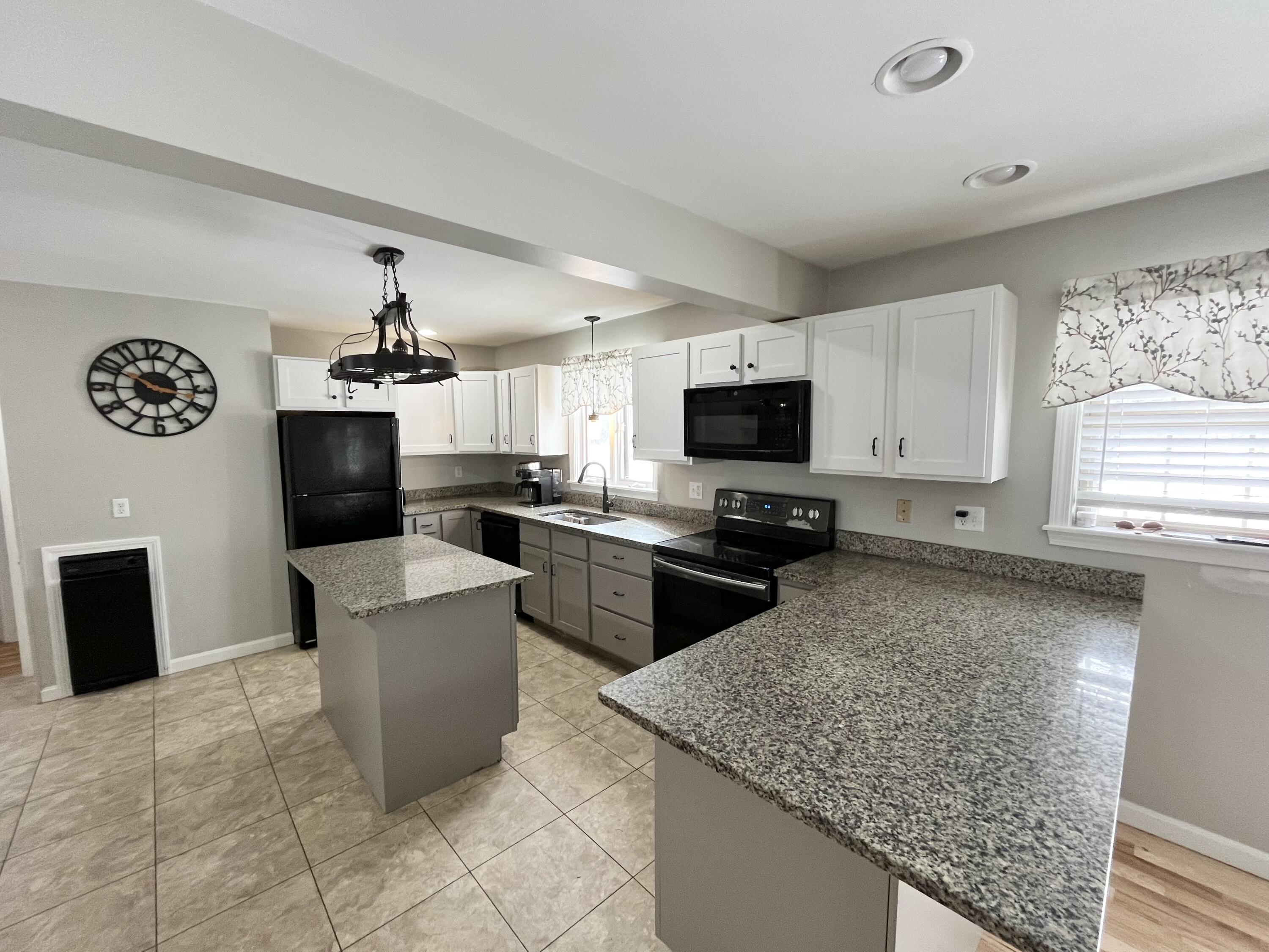 124 Berwick Road Berwick, ME 03901 - Photo 9 of 38 Bkitchen.1a
