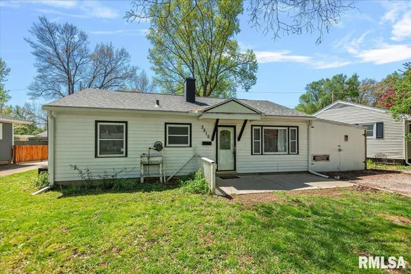 $129,900 | 3515 Ivanhoe Drive, Springfield, IL 62703